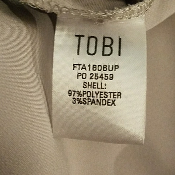 Tobi Grey Keyhole Tank Blouse - Picture 4 of 4